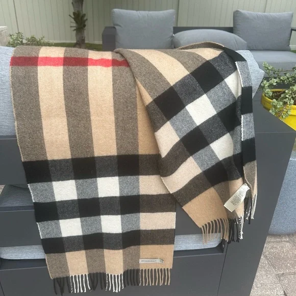 Burberry Checkered Wool Scarf in Tan and Black - Picture 6 of 9